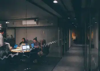 Team reviewing asssignments workflows
